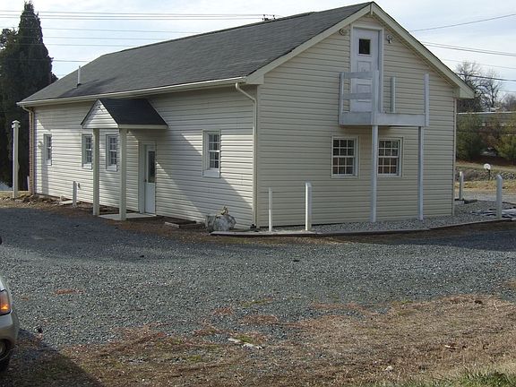 3rd image of 135 Seminole Dr