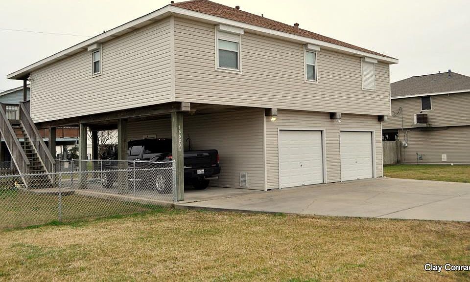 16523 John Davis. Newer construction in Jamaica Beach.