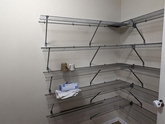 4th image of 5203 Laura Lee Ln