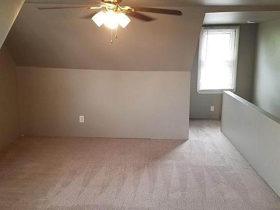 5th image of 420 Ash St