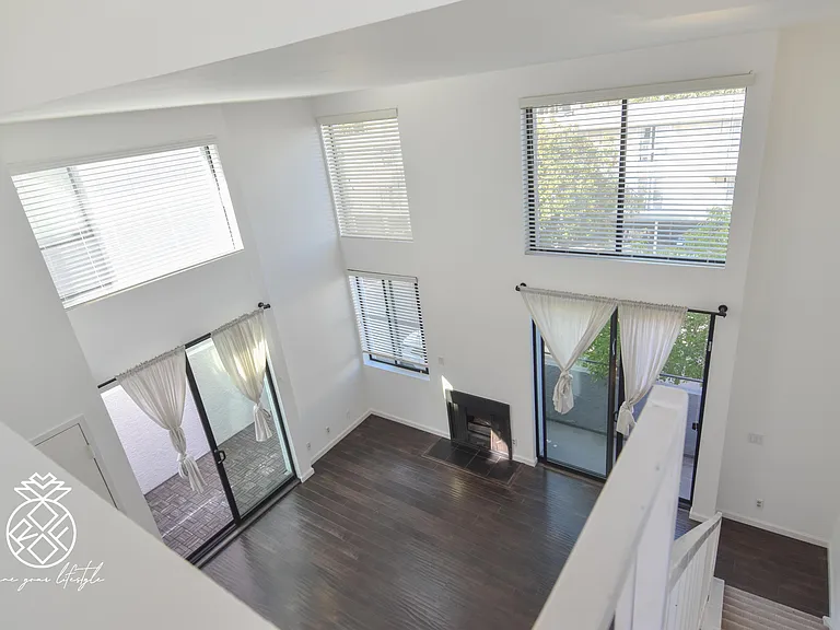 1727 Glendon Ave #208 — Photo 25