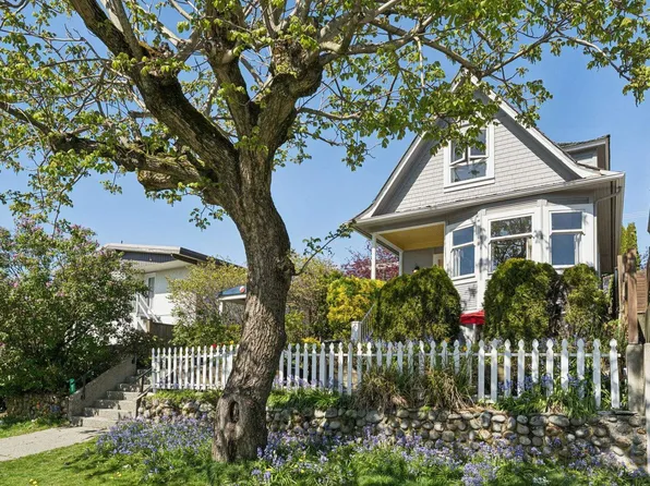 408 E 2nd St, North Vancouver, BC V7L 1C8