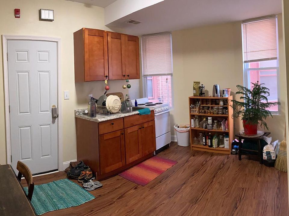 2nd image of 249 S Farragut St Unit 2-B