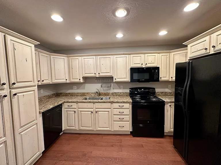 73 N F St #2 — Photo 20