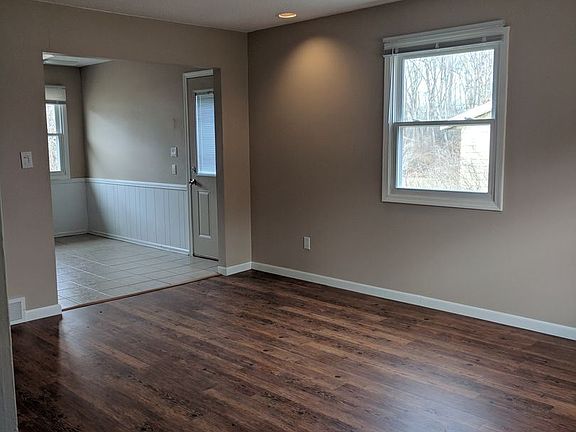 3rd image of 10923 Mountain Ash Ave NW