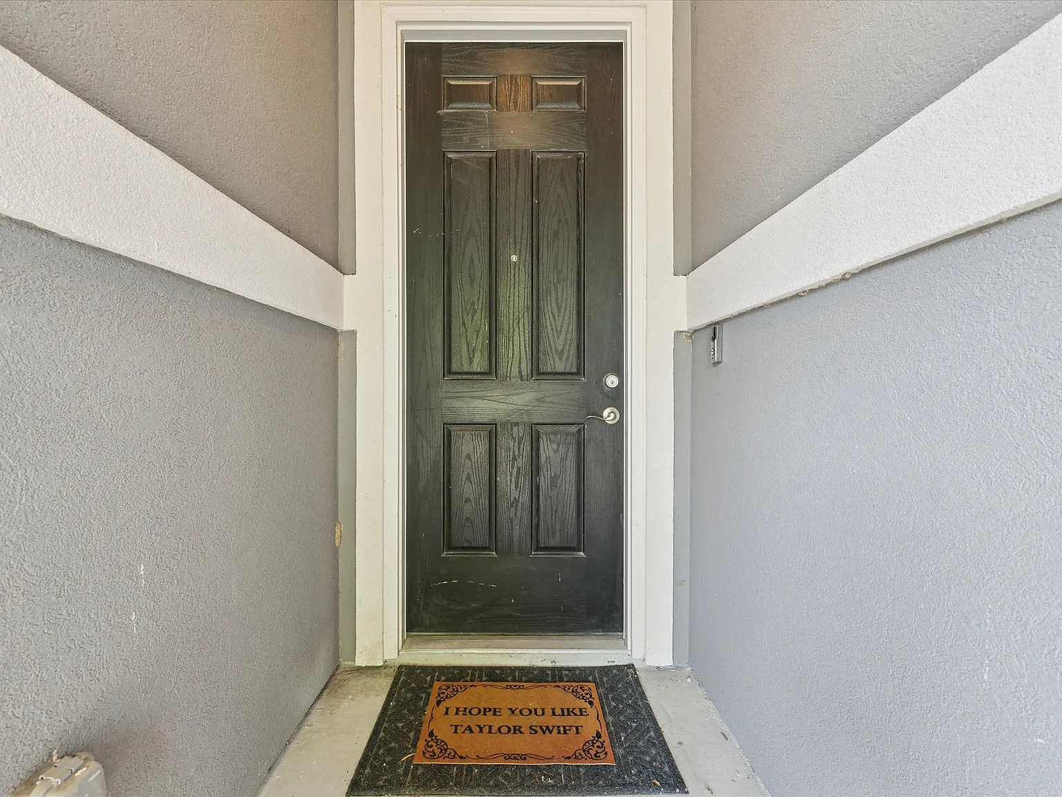 3 bed, 2402 sqft, $2,500 — Photo 4