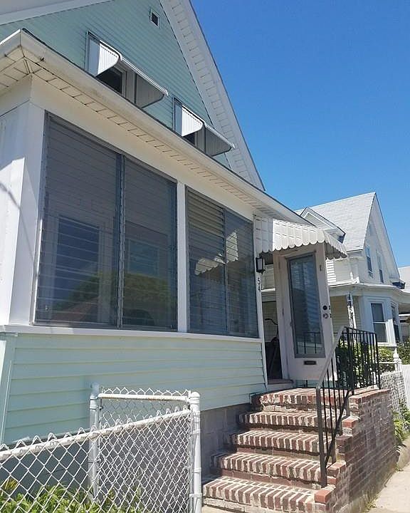1st image of 54 Moulton St