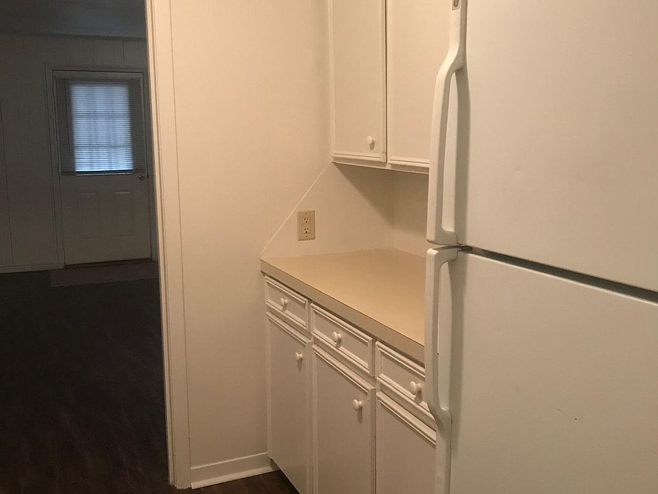 1st image of 701 W Grove Ave APT 4