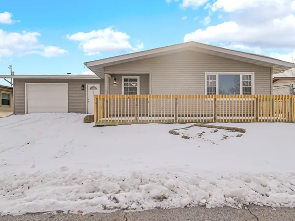 372 Raven Ct, Valparaiso, IN 46385
