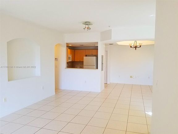 4th image of 6700 NW 114th Ave APT 933
