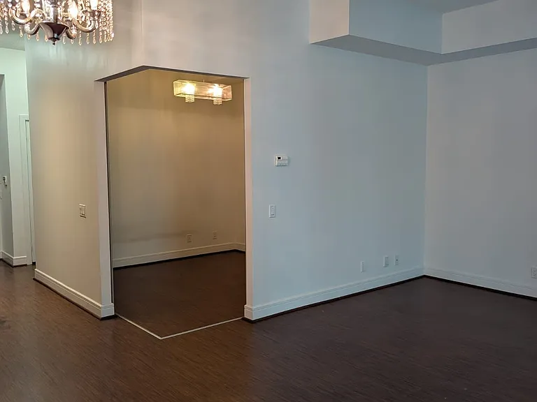 112 George St S #502 — Photo 11