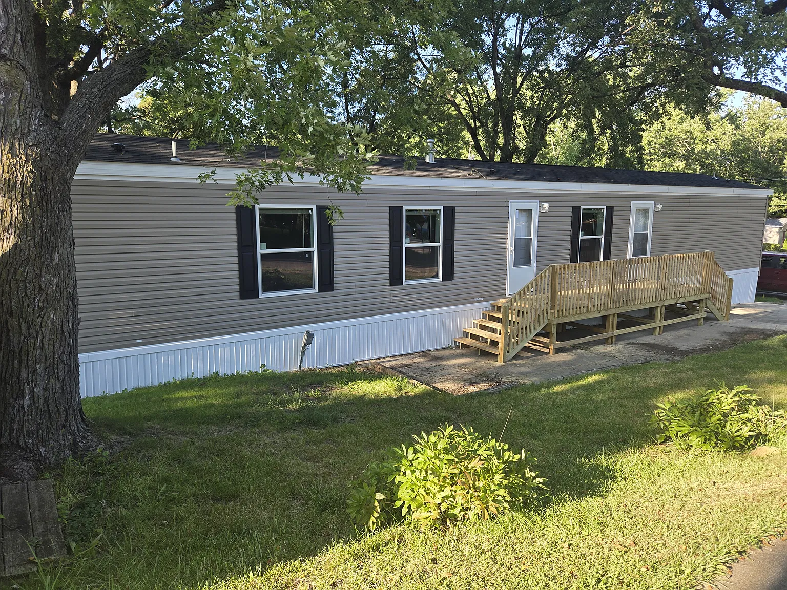 3 bed, 1056 sqft, $975 — Photo 4