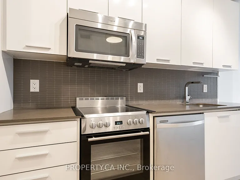 105 George St #303 — Photo 17
