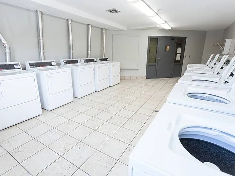 Talus | Laundry Room