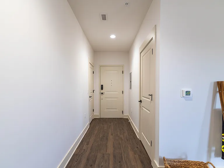 1110 Franck St — Photo 1