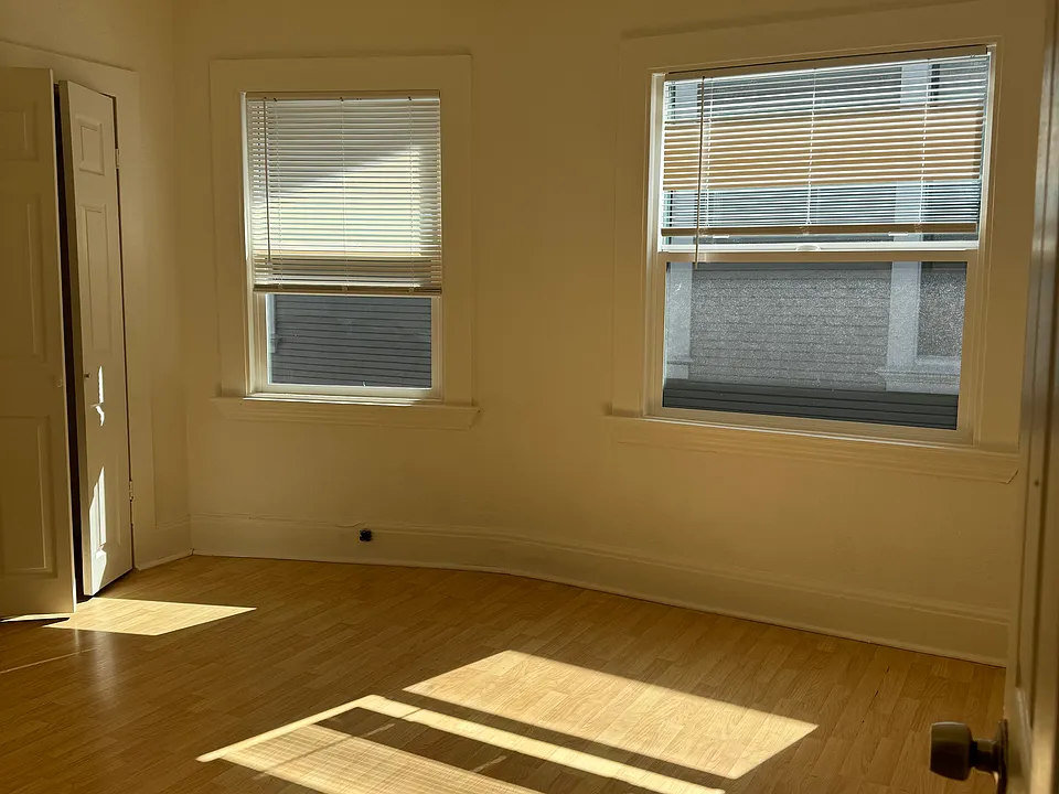 2950 Telegraph Ave #102