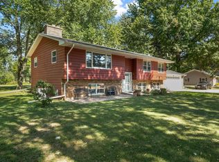 92 Parkway Dr, Yorkville, IL 60560