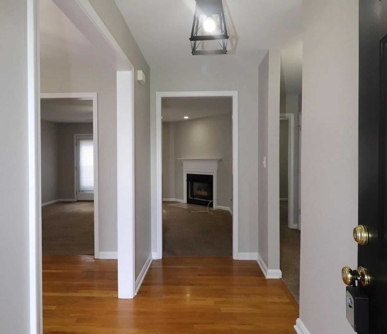 3 bed, 2.0 bath, 1529 sqft, $1,995 — Photo 3