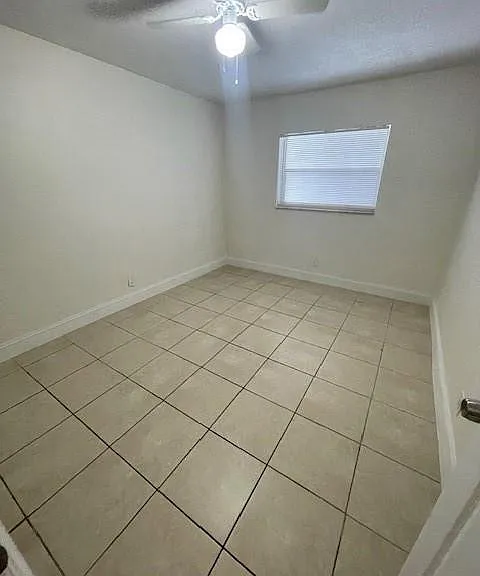 121 NW 7th Ct — Photo 23