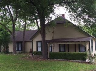 1202 W Main St, Waxahachie, TX 75165