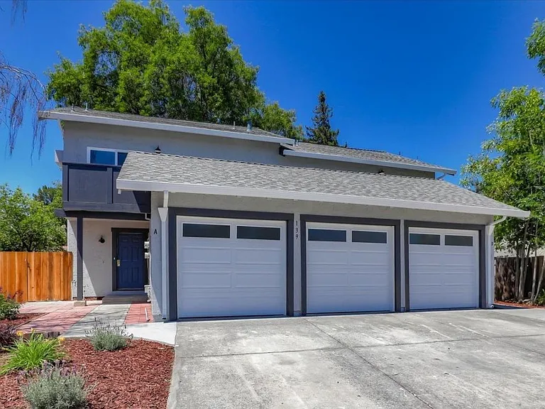 139 Brenton Ct — Photo 1