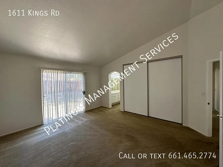1611 Kings Rd — Photo 13