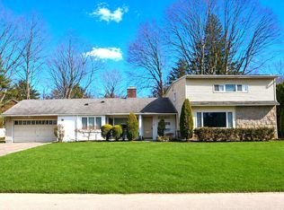 5 Fieldstone Lane, Great Neck, NY 11020