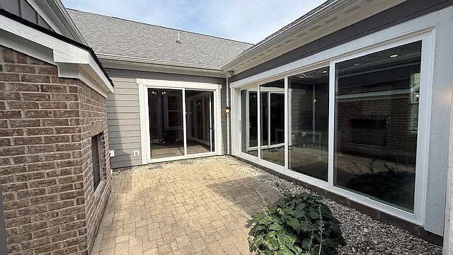 2 bed, 2.0 bath, 1648 sqft, $2,985 — Photo 3