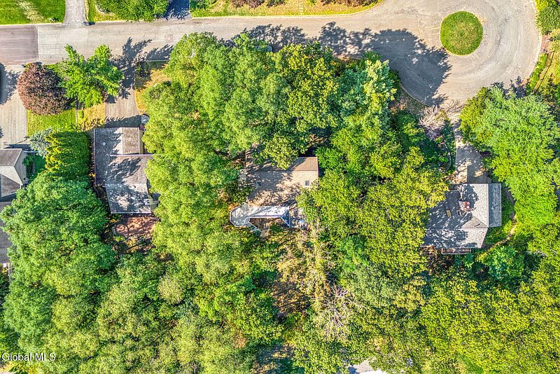4th image of 5 Gibbs Circle