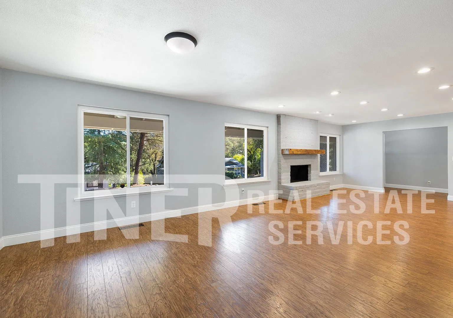 3134 Stanford Lane - Tier 1 - Beautifully Updated Home on Spacious Lot — Photo 2