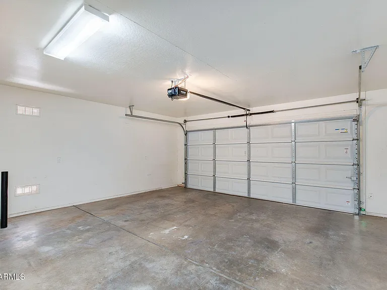5002 E Mitchell Dr — Photo 32