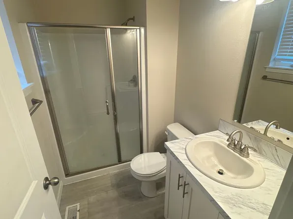 single story with garage, 1413 Hardcastle Ave #1, Woodburn, OR 97071