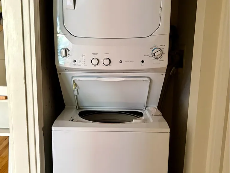 Washer dryer in-unit.