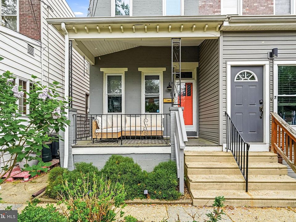 1st image of 5 E Collings Ave