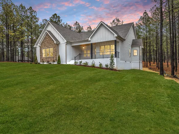 1075 Cumberland Cir, Jasper, TN 37347