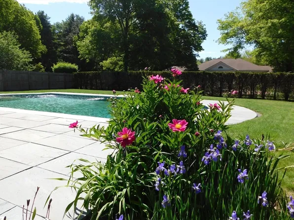 159 Woodland Mead, South Hamilton, MA 01982