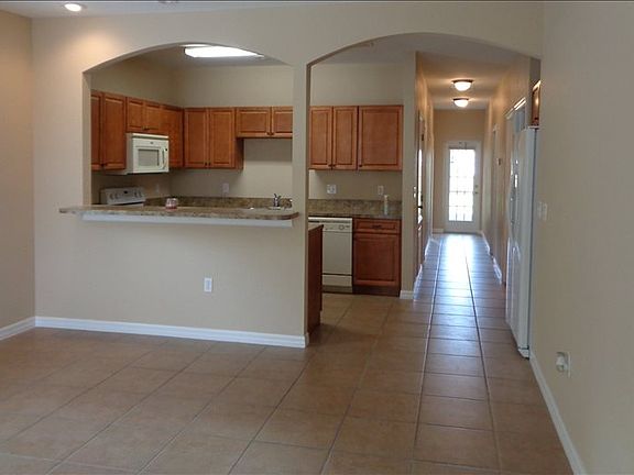 4th image of 801 Vizcaya Ct