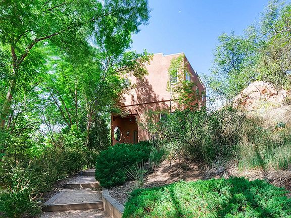The front gardens leading up to the private path to the front porch.