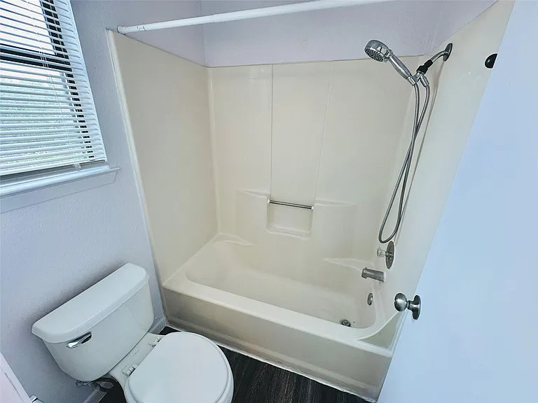 1002 Ridgemont St — Photo 23