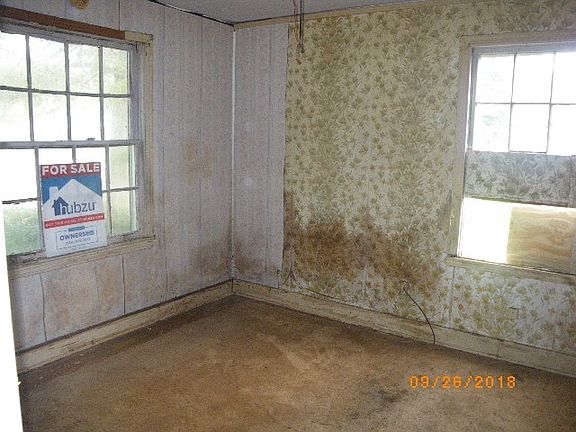 3rd image of 726 Lynn Ave