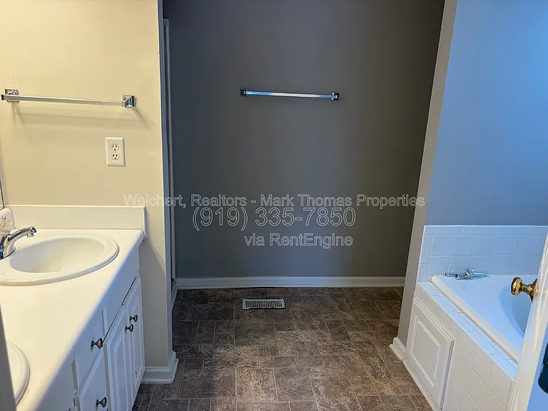 8005 Tobin Pl — Photo 7