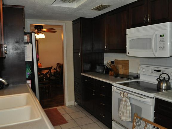 5th image of 119 Sabine Dr