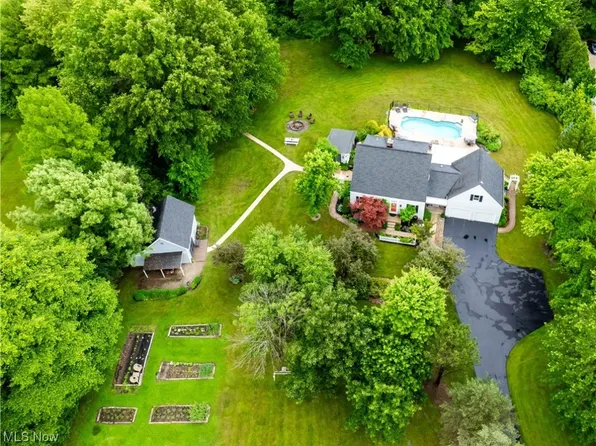 16185 Cowley Rd, Grafton, OH 44044