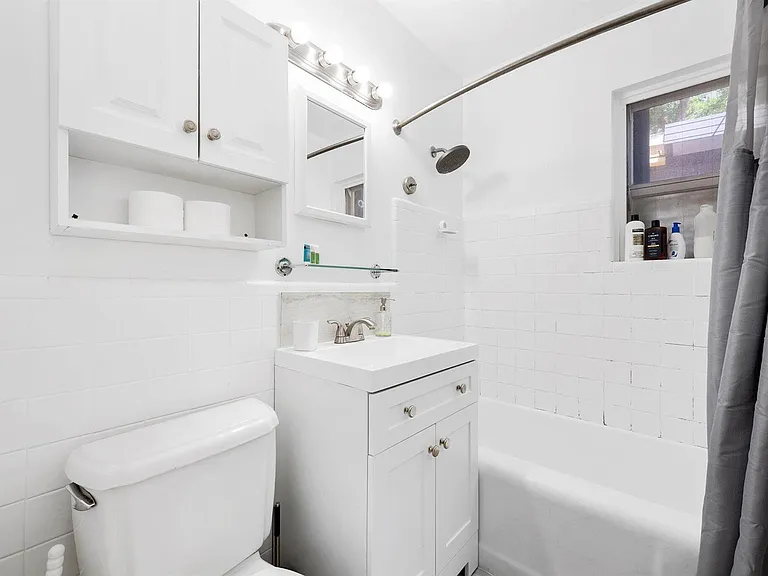 1140 SW 9th Ave — Photo 8