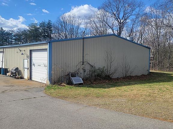 2nd image of 3570 Philpott Dr