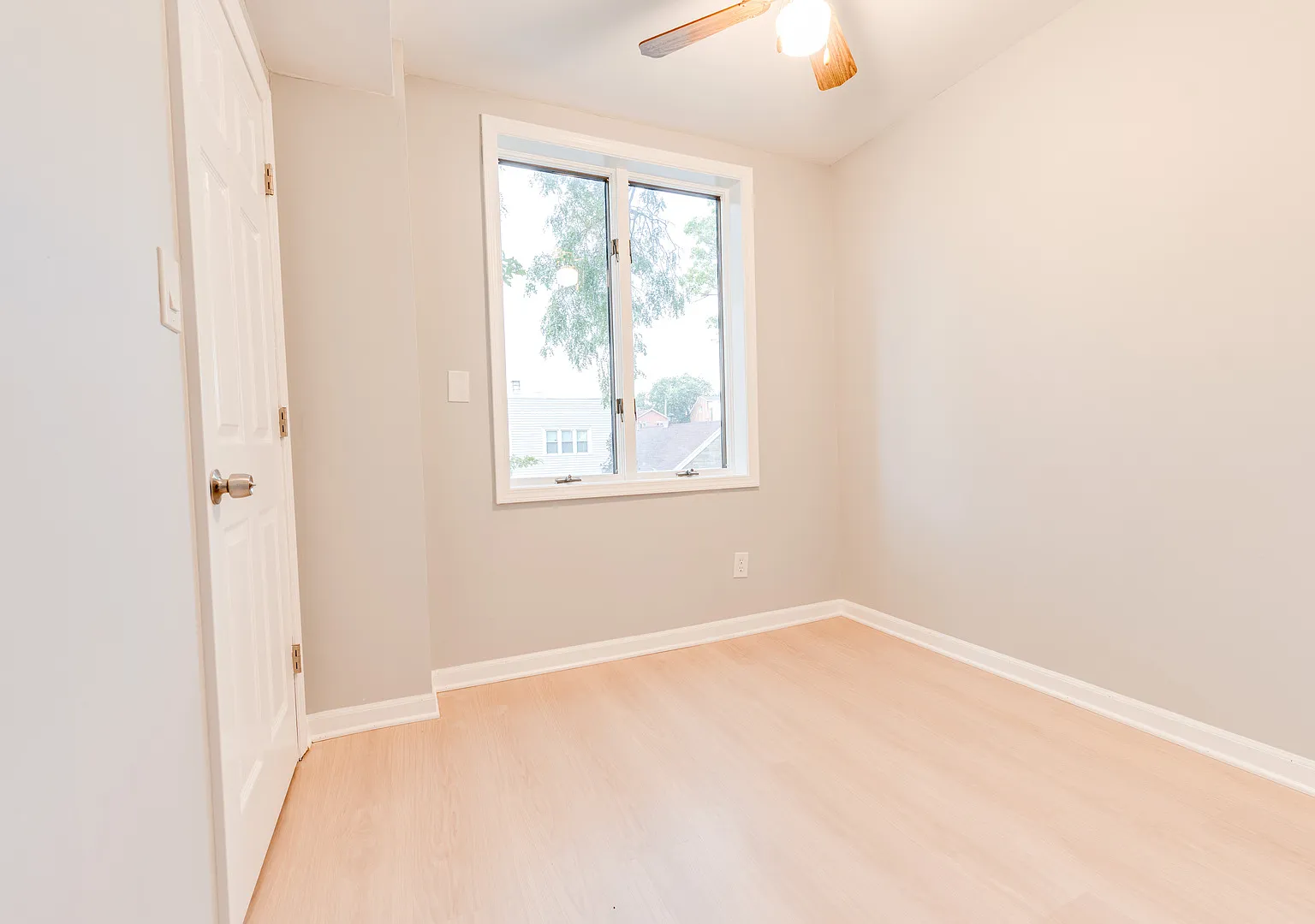 1 bed, 400 sqft, $1,800 — Photo 3