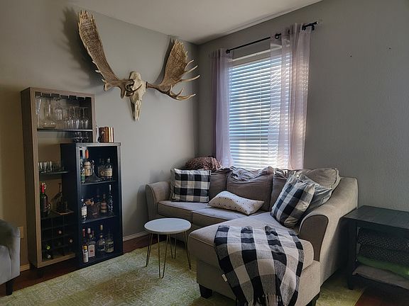 4th image of 3132 Deleon Dr