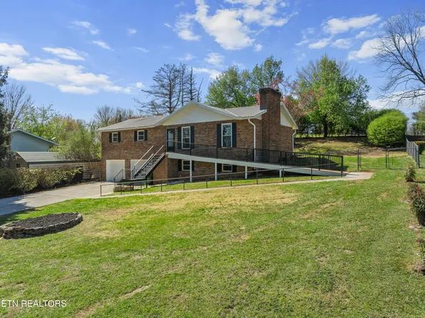 921 Brown School Rd, Maryville, TN 37804