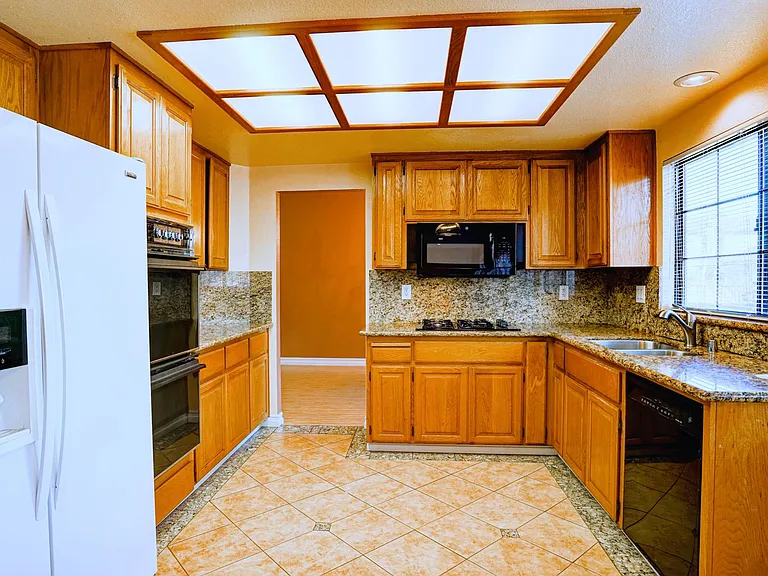 7202 Ruby Ct — Photo 8