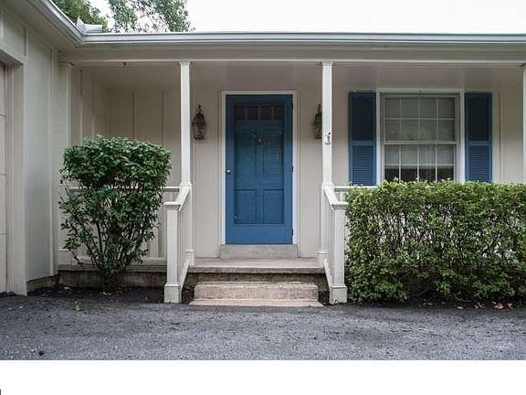 5th image of 2420 Lori Ln S